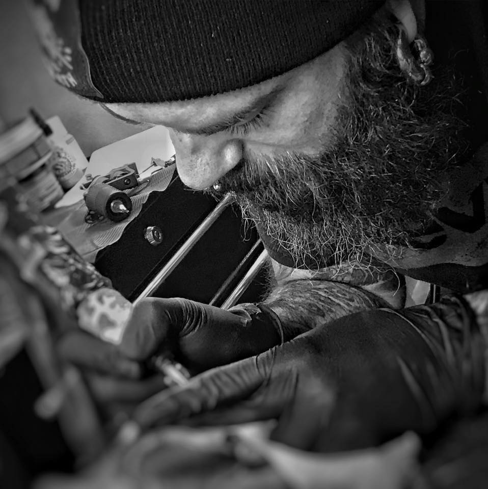 INTERVIEW WITH EFE RUBIO - No Land Tattoo Parlour