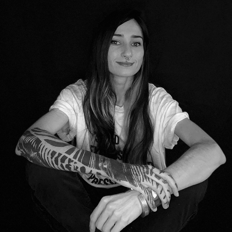 tatuajes valencia tatuaje mimusa No Land Tattoo Parlour blackwork cover tapar blackout art abstracto bio square